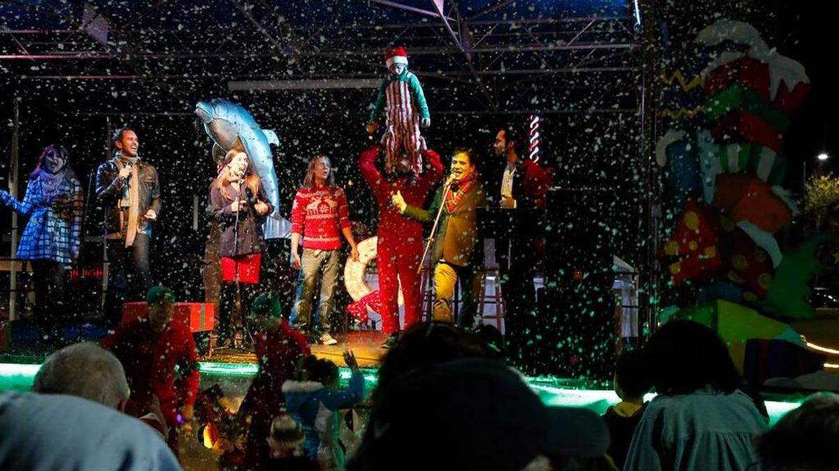 Look for flakes during “Let It Snow” concerts at “Christmas Wonderland,” nightly through Thursday at the North Myrtle Beach Park & Sports Complex.