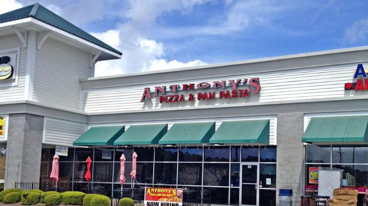 Anthony’s Pizza and Pan Pasta in Myrtle Beach. Photo by Emily Smith for The Surge.