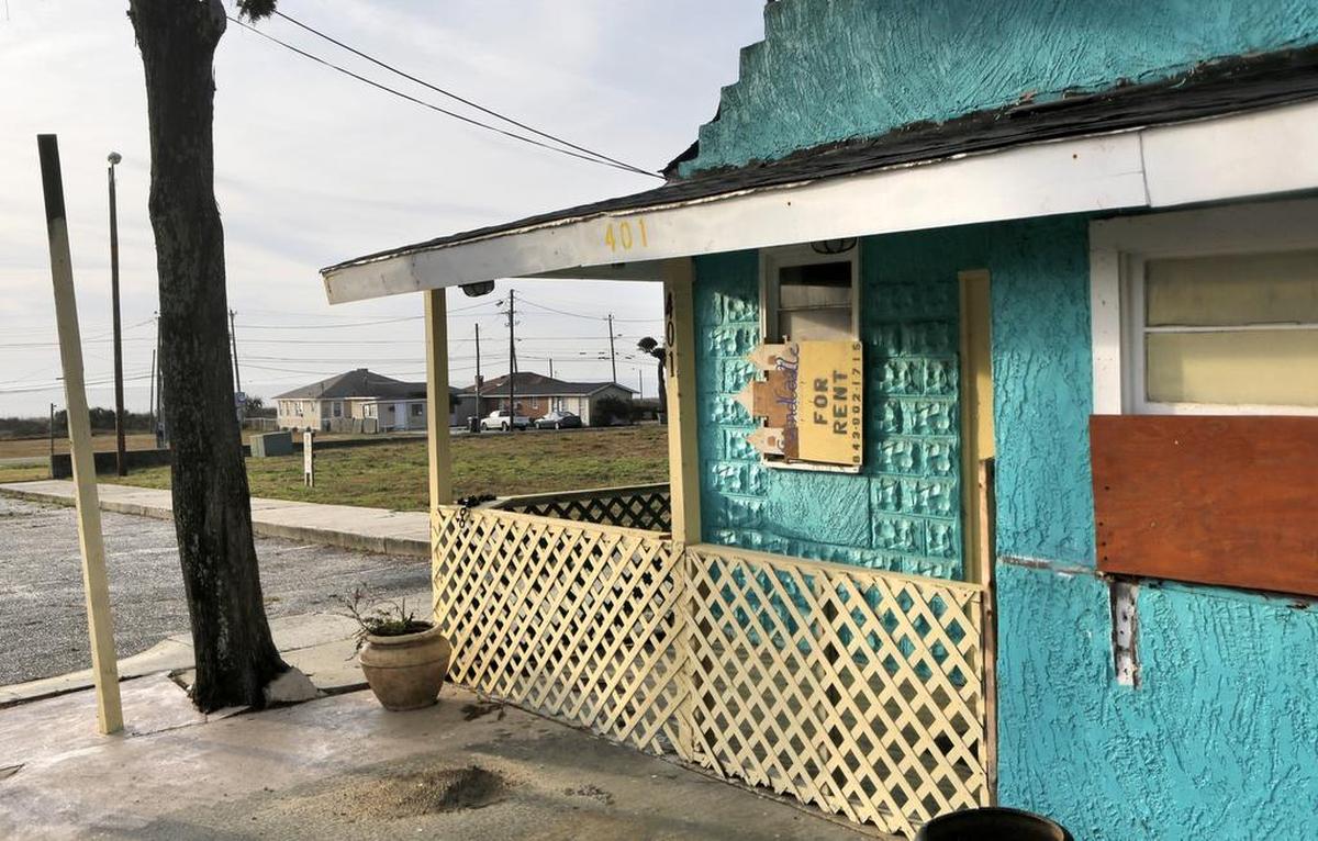 Vacant lots and buildings are the majority as you approach the beach in Atlantic Beach. 