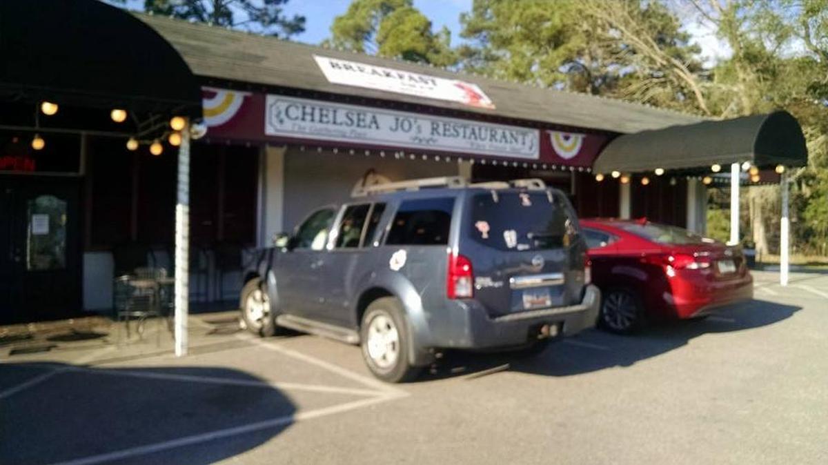 The exterior of Chelsea Jo's in Garden City Beach. Photo by Kelly Fuller for The Surge.