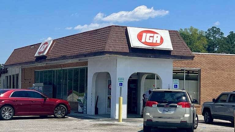 Conway IGA, a longtime downtown grocery store, is closing. Here’s what we know