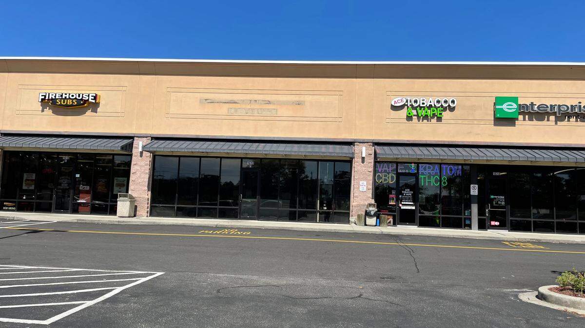Kobe Express, a Japanese sushi restaurant in Surfside Beach, has closed its doors. The restaurant was located in the Food Lion plaza.
