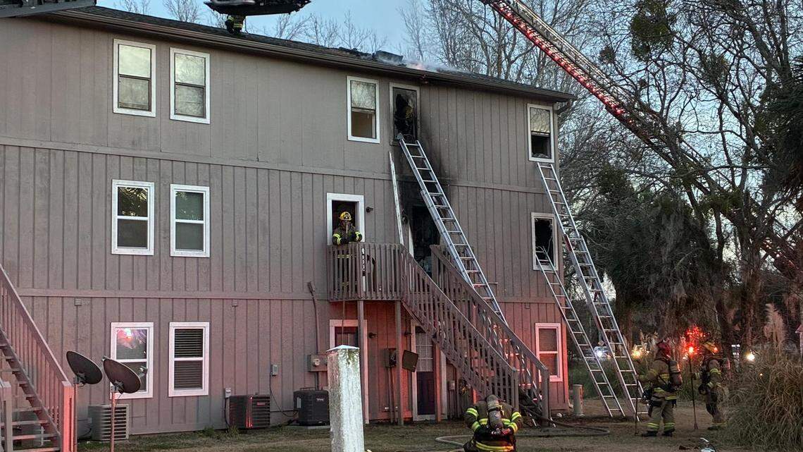 1 hurt in Myrtle Beach area apartment fire that damaged units, shut road for hours