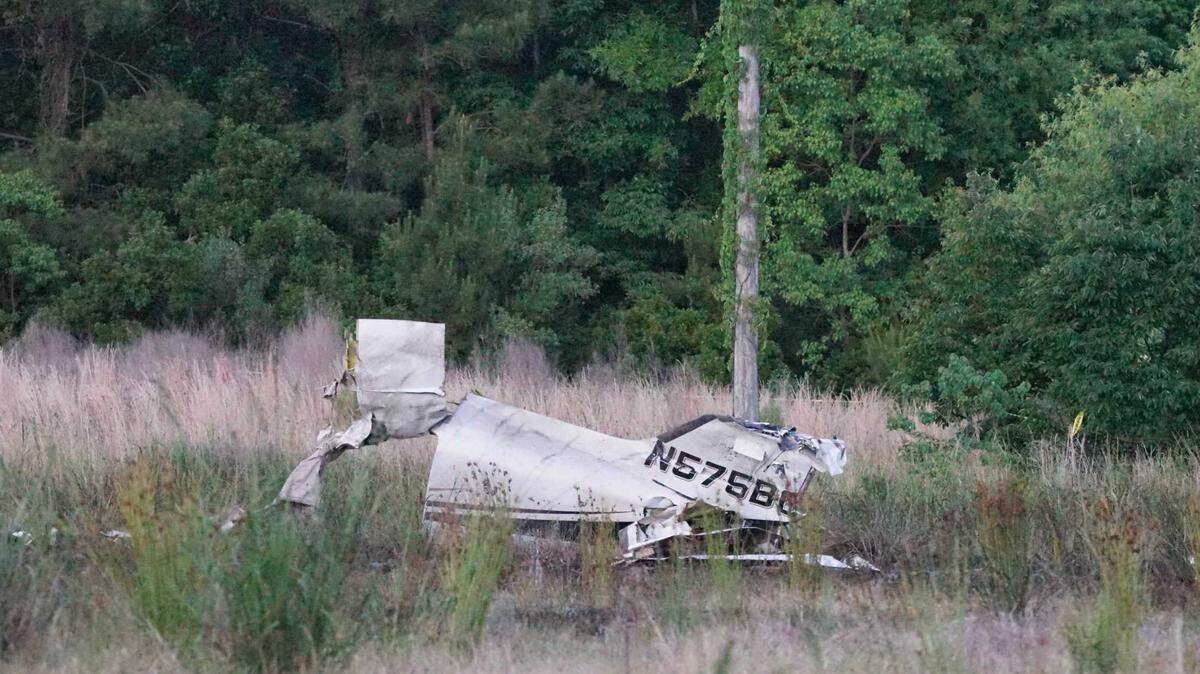 A former Horry County Police officer has filed a lawsuit in relation to a plane crash in the Socastee area in 2021 that left one person dead.