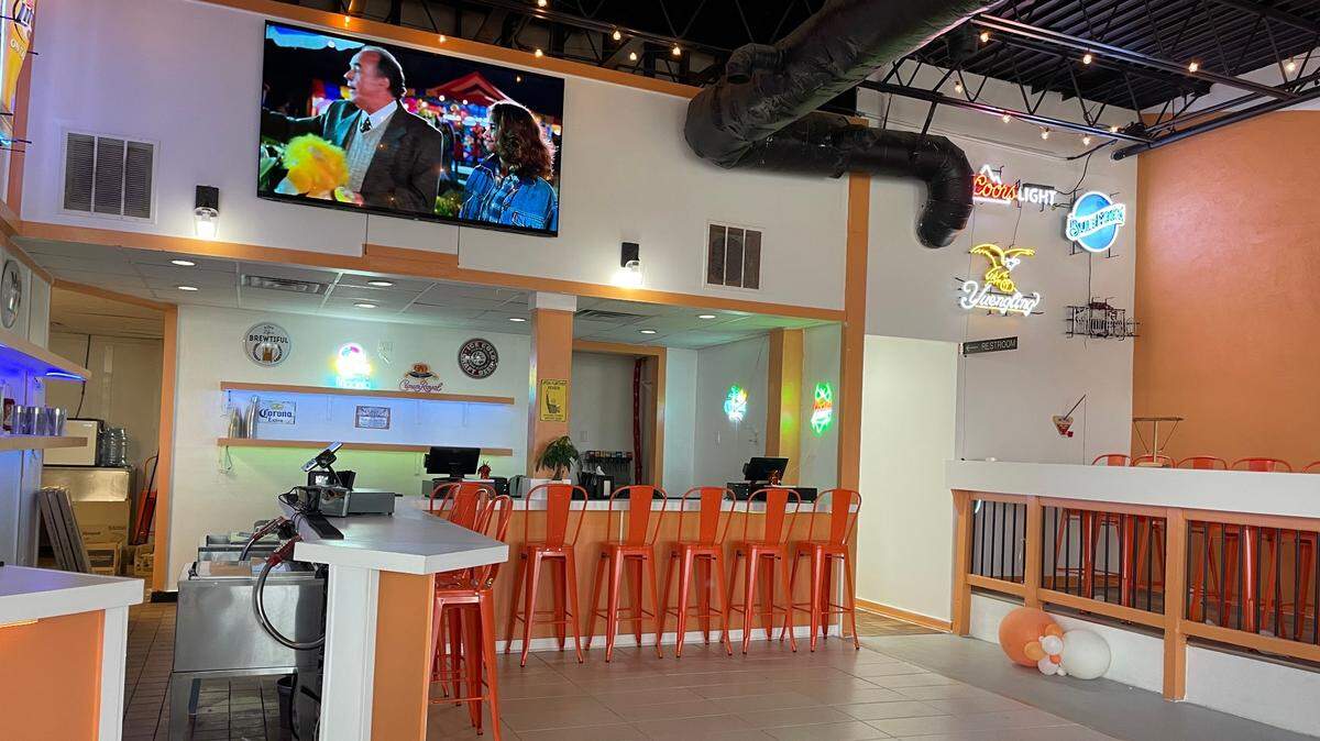 Tochi’s Hot Chicken, a sports bar and restaurant located on 9th Avenue in downtown Myrtle Beach, S.C., has opened.