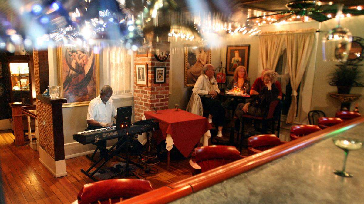The Brentwood Restaurant in Little River, SC, has been subject to closing rumors. Are they true? Feb. 7, 2009.  