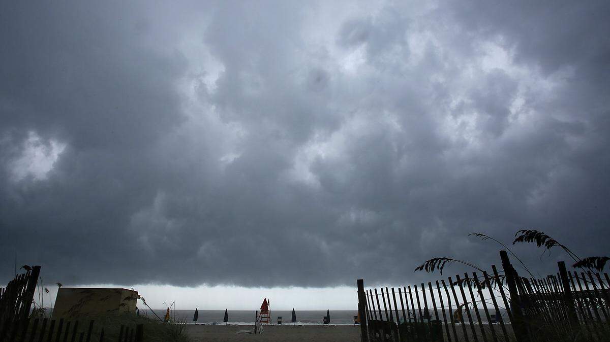 A thunderstorm moves through Myrtle Beach Monday, Aug. 7, 2017. Horry and Georgetown counties are predicted to be in for more heavy rain and flooding through the week.