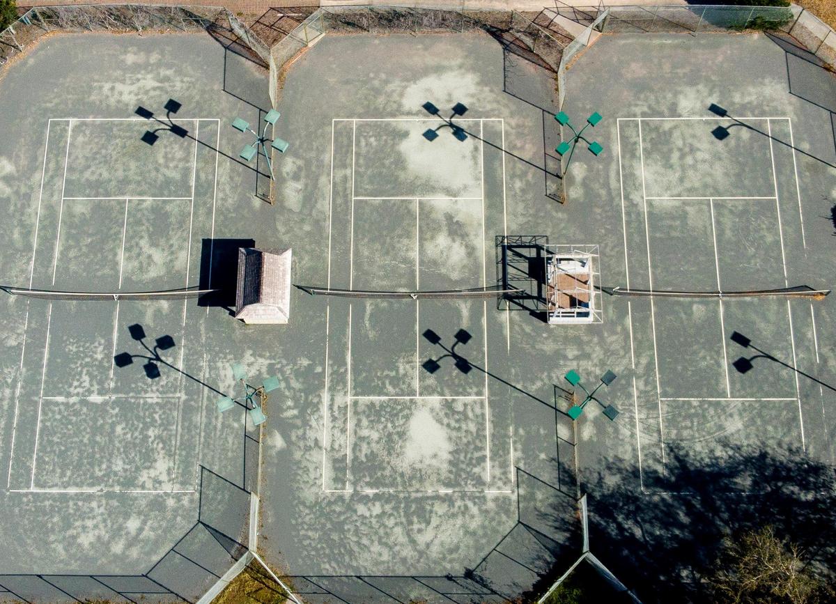 The 17 clay courts at the Litchfield Country Club lay abandoned. Developers are planning to purchase the site to build 108 one bedroom condos but former members of the club are resisting zoning changes to the site in Georgetown County. Mar 28, 2019.
