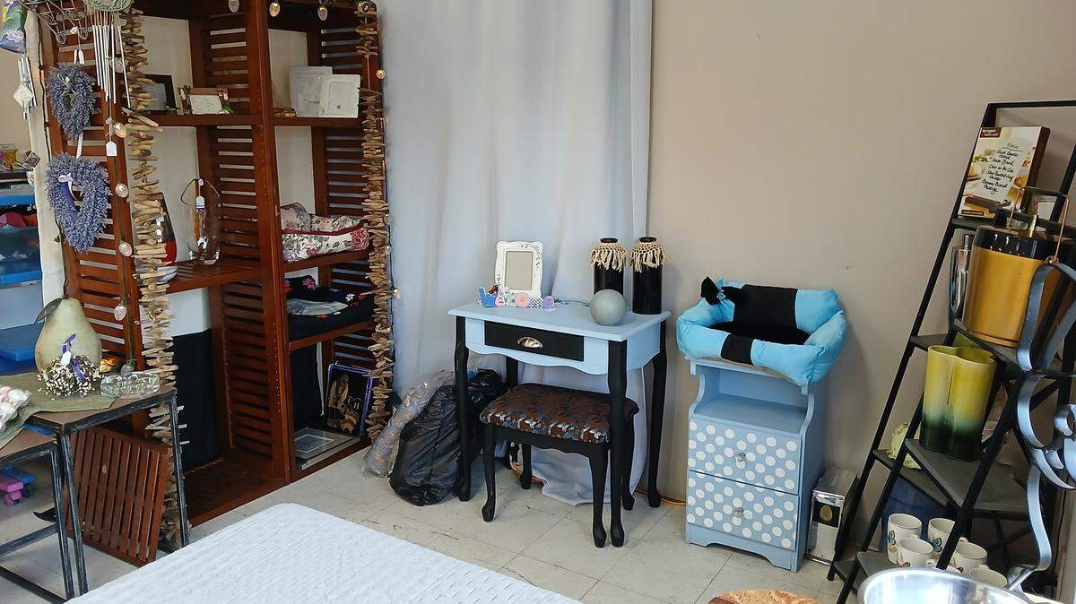 Several vendors, including those who make handmade items and jewelry, as well as small furniture and vintage items, will be featured at a new flea market opening in Loris.