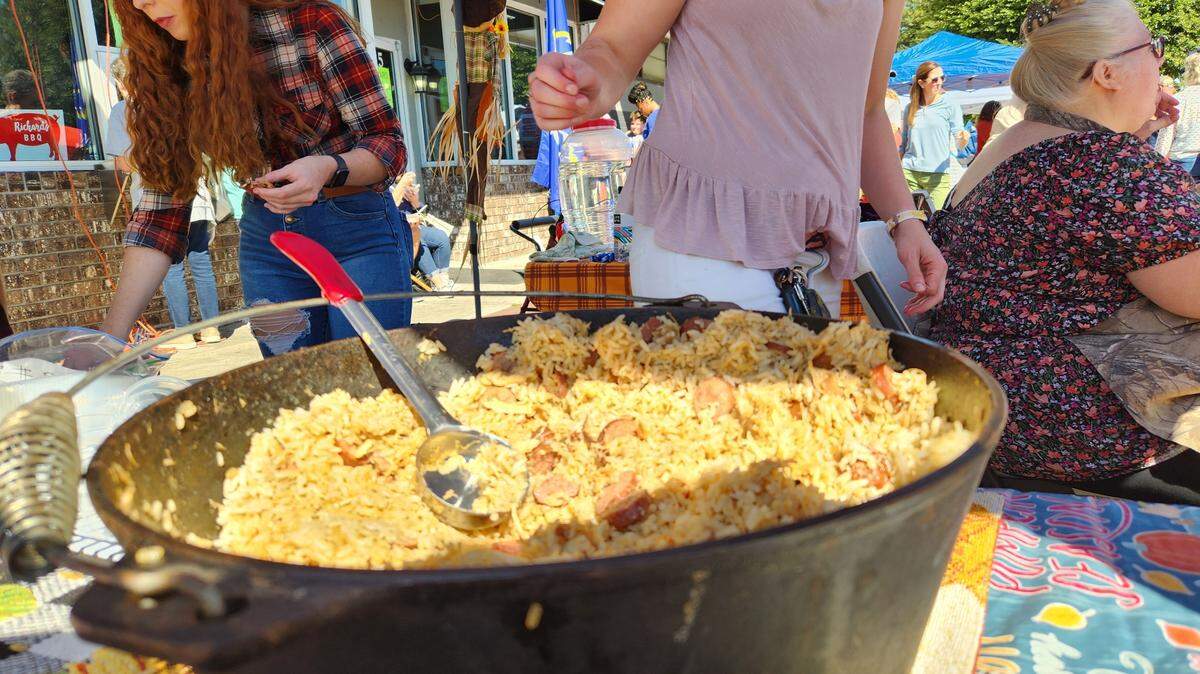 A pot full of chicken bog is ready to be served at the 43rd annual Loris Bog-Off, held Oct. 15, 2022.