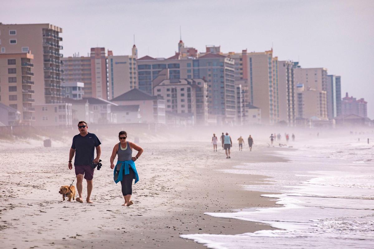 Hotels along the beach in North Myrtle Beach are being closed on Friday, March 27 2020. The tourism industry along the Grand Strand is was largely closed this weekend as area municipalities passed ordinances shuttering hotels and amusements. March 26, 2020.