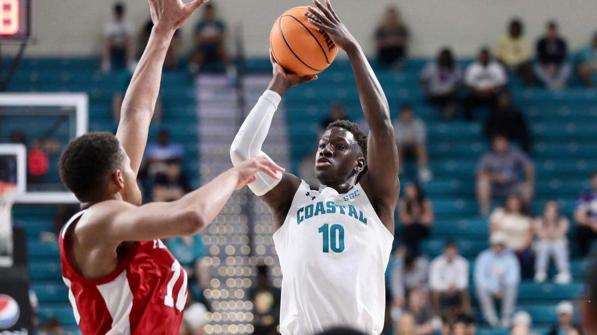 Ebrima Dibba transferred from Coastal Carolina to USC.