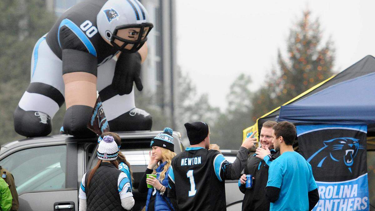 PANTHERS_FANS_10