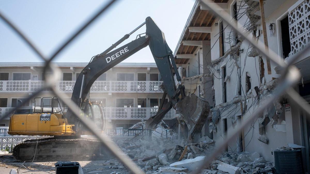 Demolition began on the landmark Fountainbleau Inn today. The destruction is part of the City of Myrtle Beach’s revitalization plan that includes the razing of seven old motels in the downtown district. June 1, 2022.
