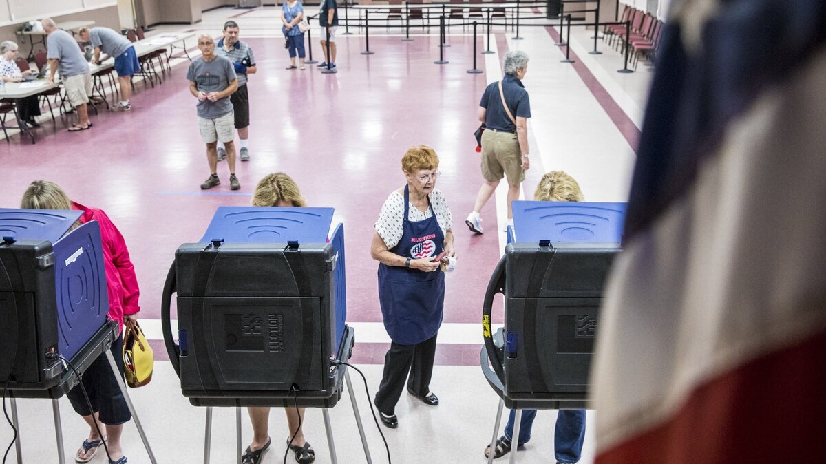 Myrtle Beach voters braved the stormy weather at the Jetport 2 precinct to cast their votes in the primaries on Tuesday. June, 11, 2018.