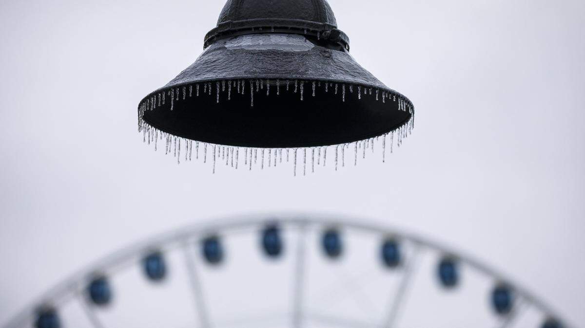 The Grand Strand is expecting a winter storm this weekend that could bring freezing rain and extreme low temperatures.