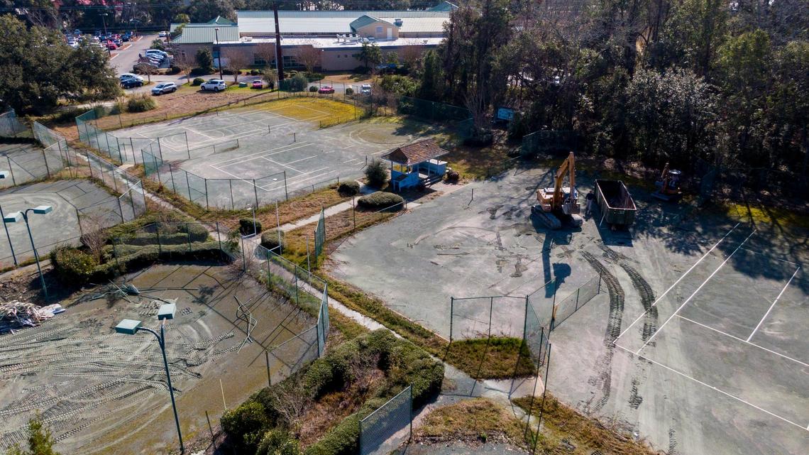 Clubhouse and other structures demolished at Litchfield Racquet Club. What’s the plan?