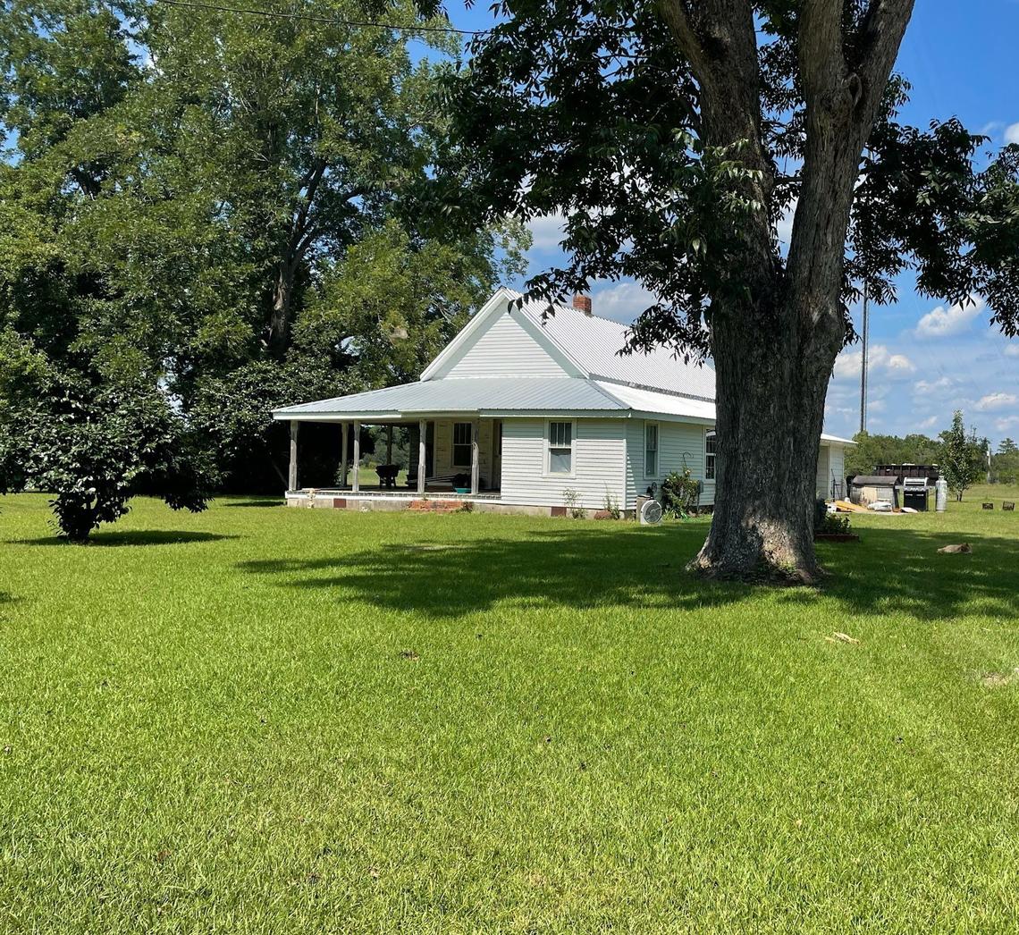 A photo of the house Finley MacIver was raise in off Highway 90 in Horry County, S.C.