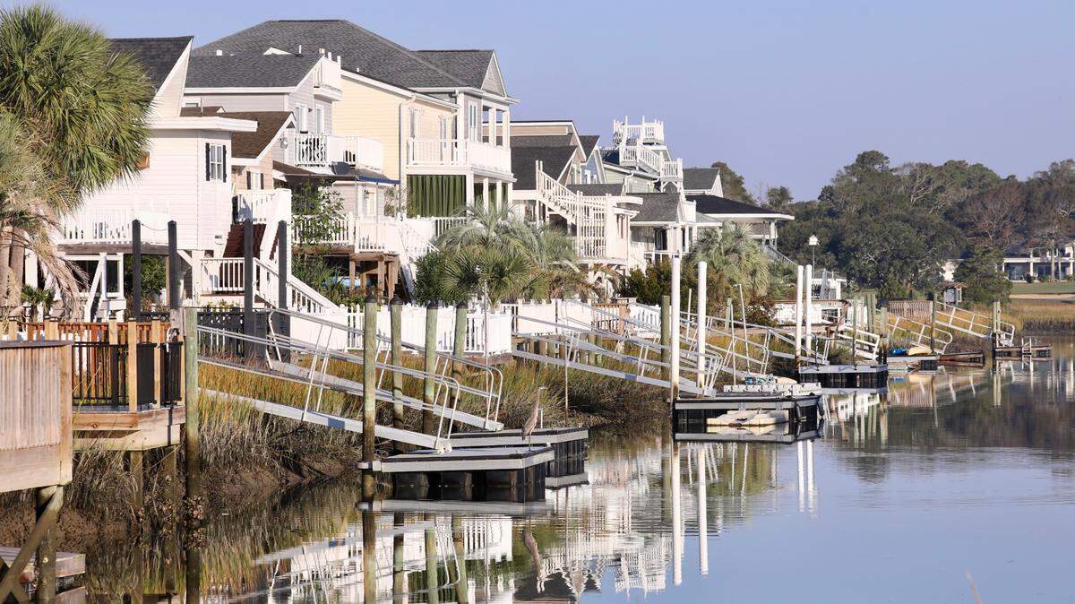 A dock in the 300 block of 56th Avenue North in Cherry Grove in North Myrtle Beach collapsed in the channel Saturday, causing three people to be injured. Oct. 26, 2024
