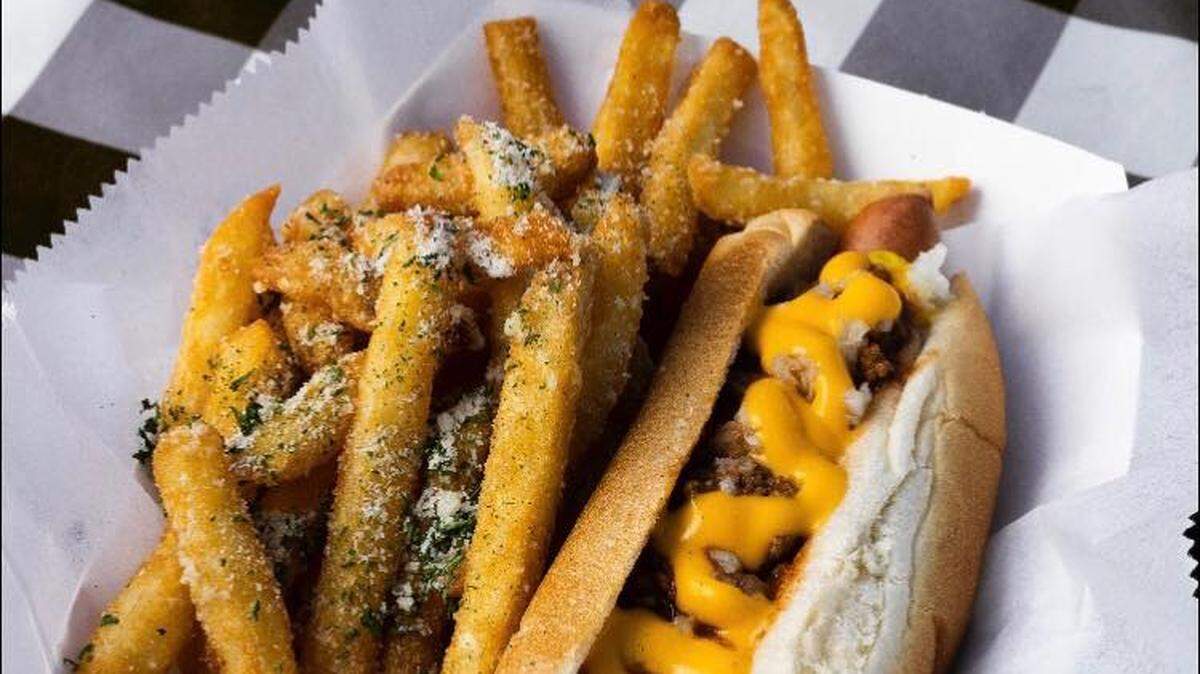 New Surfside Beach restaurant is set to open this spring. It will serve gourmet hot dogs and burgers.