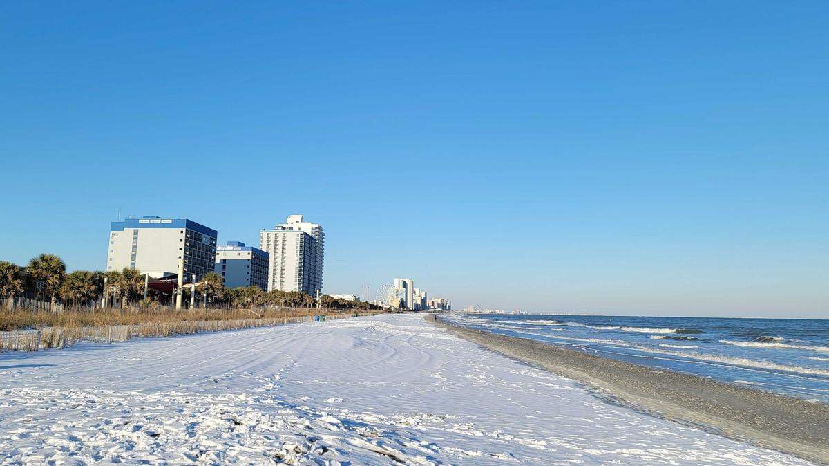 Snow remained on the Myrtle Beach coast Wednesday, Jan. 22, 2025. Some parts of the Grand Strand saw up to 6 inches of snowfall Tuesday night.