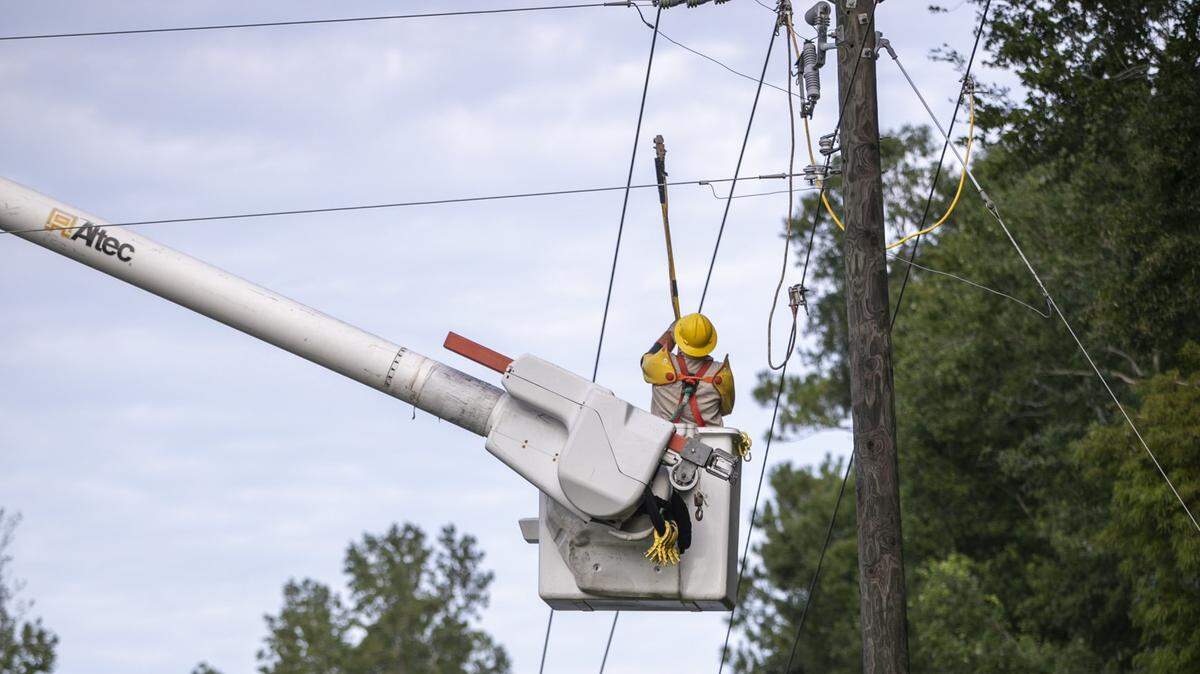 File photo. Crews from Horry Electric Cooperative are shown working on downed power lines from a previous storm. A winter storm expected to hit the Grand Strand this weekend could bring ice that could cause power outages.