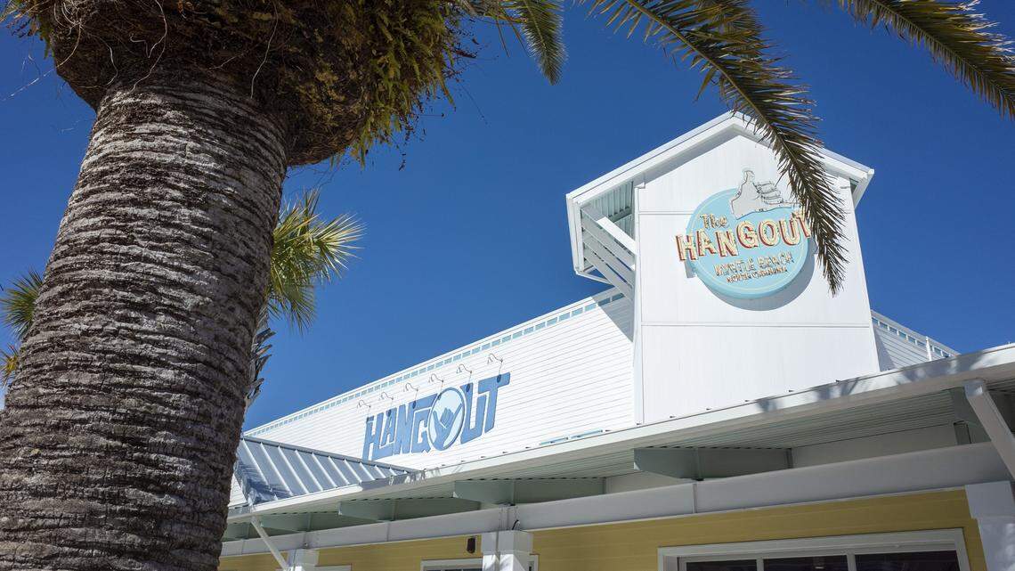 Myrtle Beach cheerleading competition canceled after stage incident. One hurt