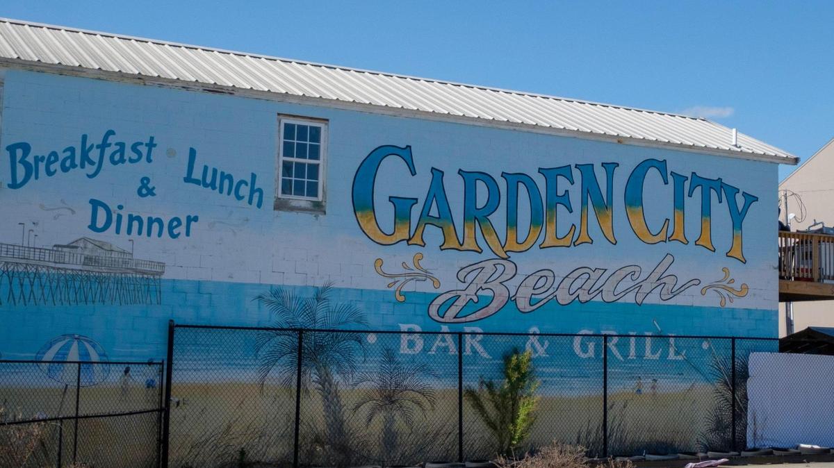 A mural on the side of the Garden City Beach Bar & Grill. March 07, 2022.