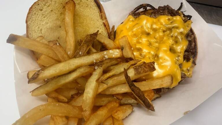 New North Myrtle Beach restaurant serves burgers, tacos and love for rescue dogs