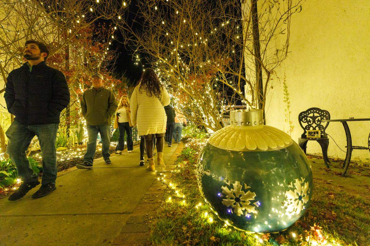 A ‘Rivertown Christmas Celebration’ is held every Thursday night before the holiday. Conway, SC storefronts have living window displays, a holiday market, and train rides, holiday characters, and live music at City Hall. TSN Dec. 13, 2024 File.