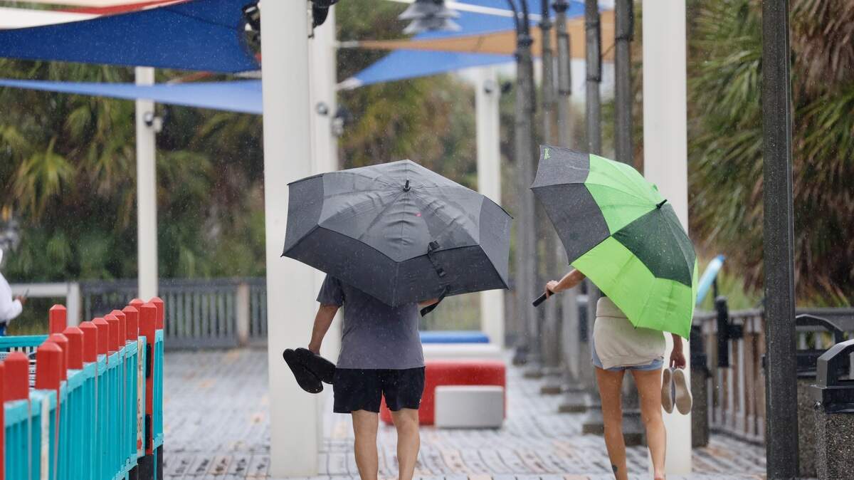A few visitors walked Ocean Boulevard and the Myrtle Beach Boardwalk ahead of Tropical Storm Imelda on Monday. Sept. 29, 2025.