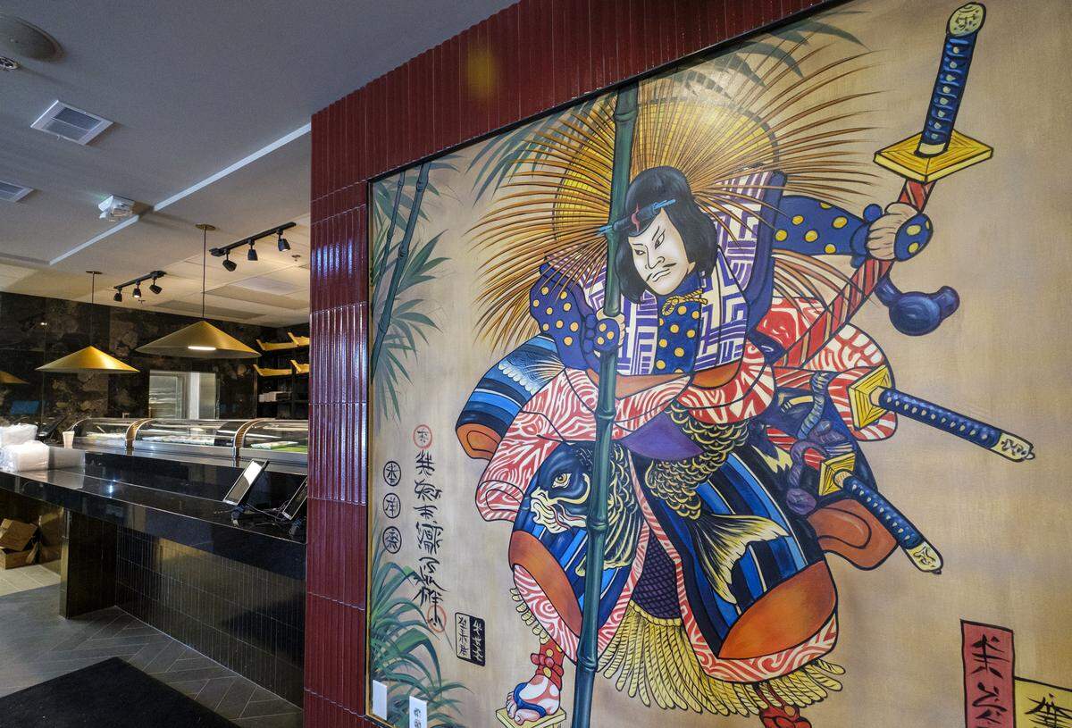 A new SOHO steak and seafood sushi bar is opening in Carolina Forest at 95 McLeod Health Blvd, Myrtle Beach, SC. The restaurant which bills itself as “savory eatery by day and a chic hotspot by night” features Asian Fusion dishes, sushi and cocktail bars, VIP dining rooms and a large rooftop space. SOHO Carolina Forest is set to open on Friday, Nov. 7, 2025.