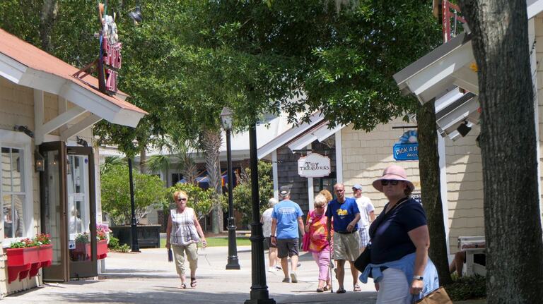 North Myrtle Beach Fire Department responds to fire at Barefoot Landing restaurant