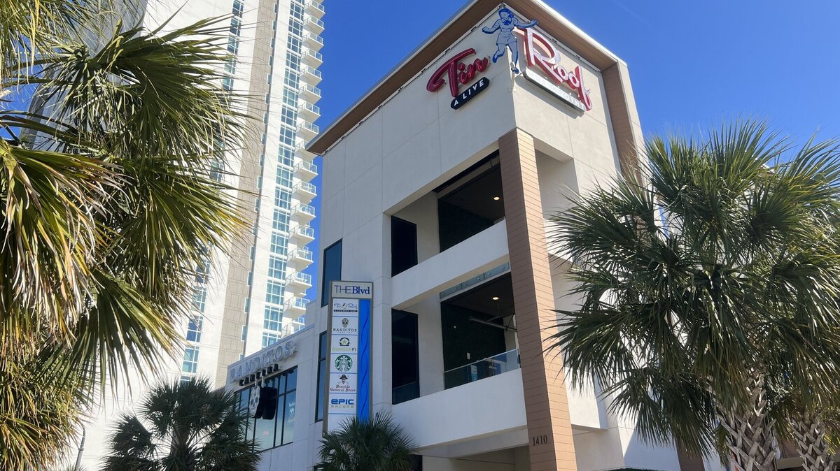 Tin Roof in downtown Myrtle beach is among highly-rated bars for drinks and music. November 14, 2022.