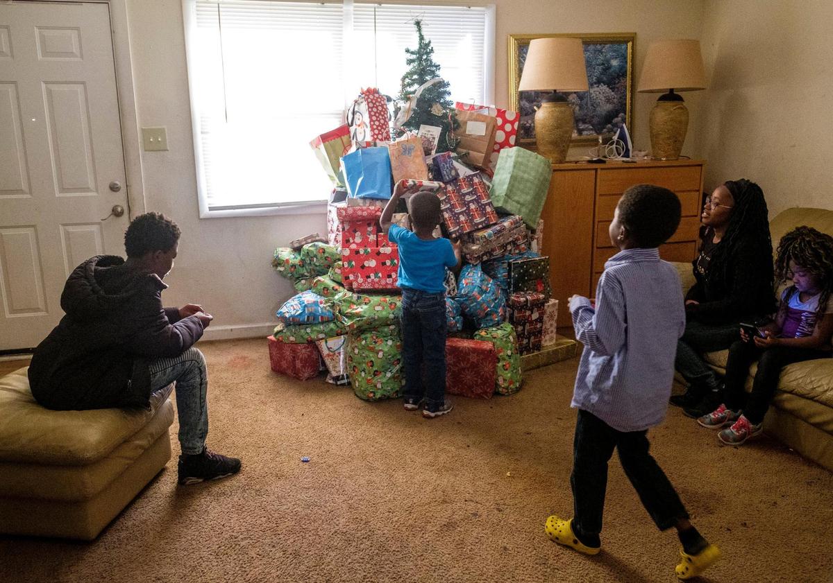 Shanita Davis, struggling to provide gifts for her five children for Christmas, reached out to her community on the internet for help. The response has been overwhelming with gifts pouring in to her Socastee apartment.