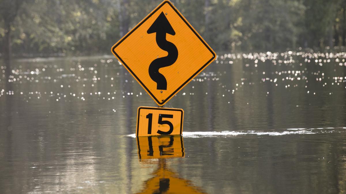 As flood waters continue to rise to near historical levels at Lee’s Landing near Conway residents of the Waccamaw River community were making final evacuations with the help of various agencies. Friday, September 21, 2018.