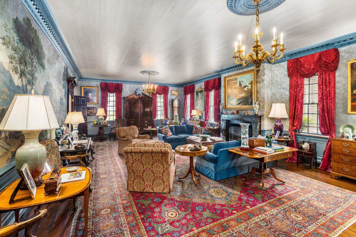 An estate that was owned by Bridgadier General Peter Horry, who fought in the Revolutionary War, is now on sale for $14.75M in Winyah Bay