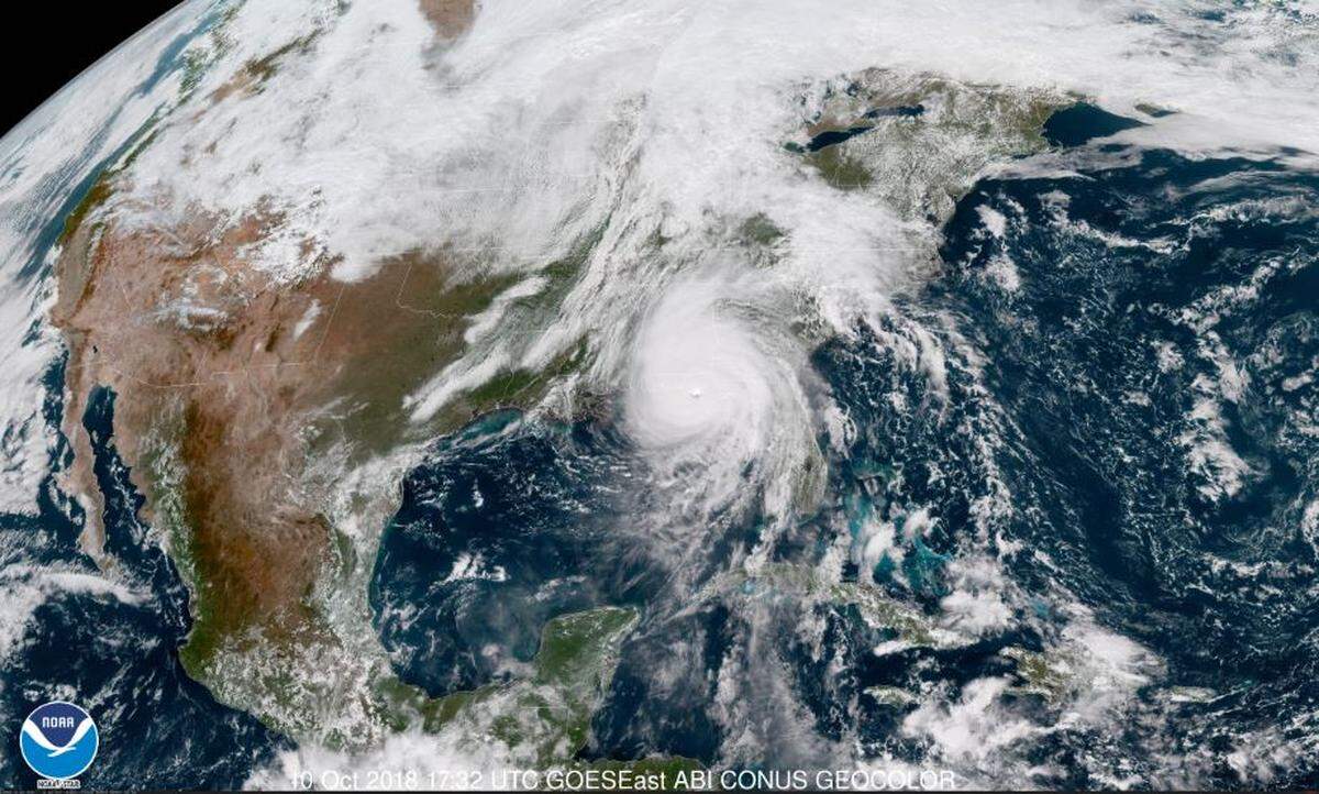 Hurricane Michael makes landfall just northwest of Mexico Beach, Florida, Wednesday, Oct. 10, 2018.
