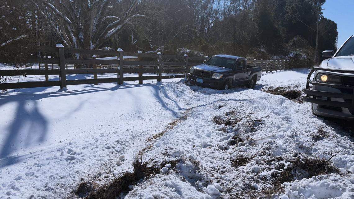 Snow ‘hanging around like that one song.’ SC drivers asked to stay off roads