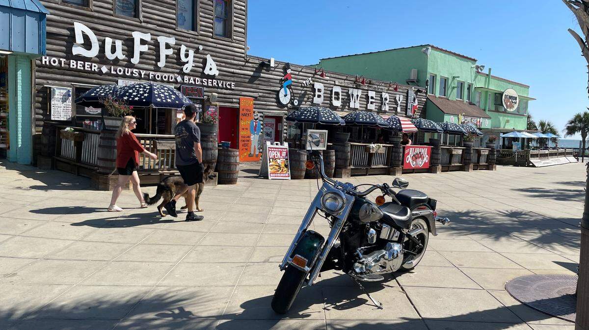 Fact check: Is one of the oldest bars in downtown Myrtle Beach haunted by a man named Joe?