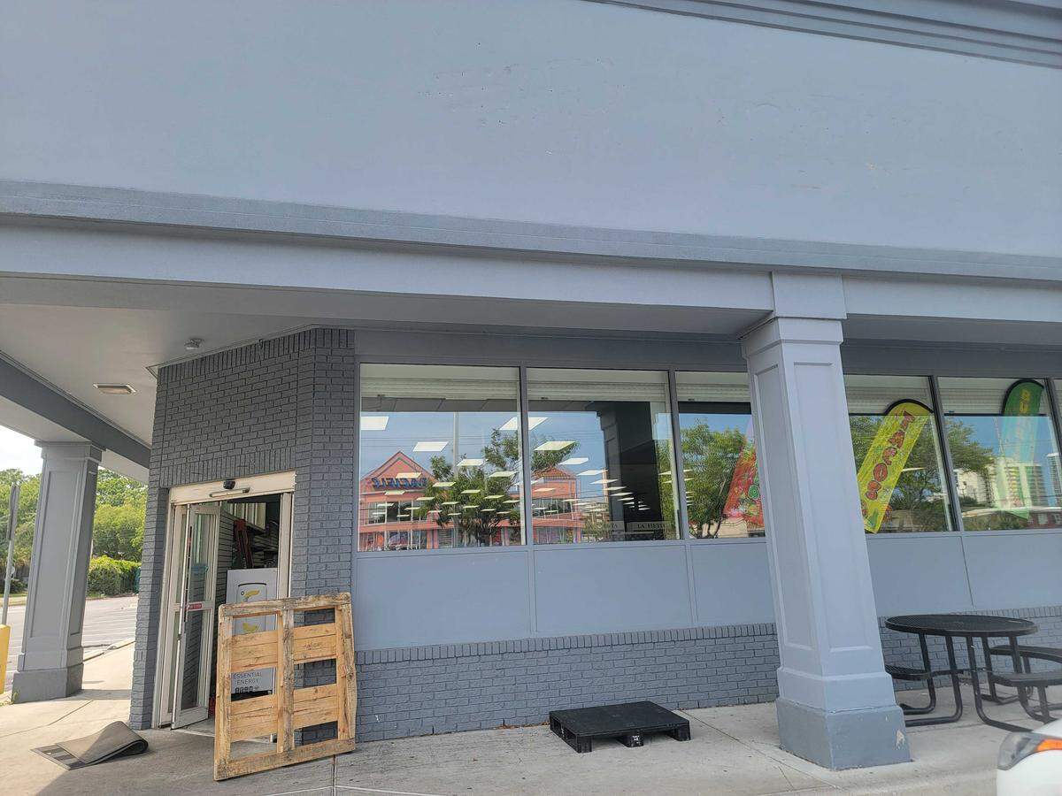 Signs were gone from the Maz Fresco building after the store permanently closed. May 29, 2026.
