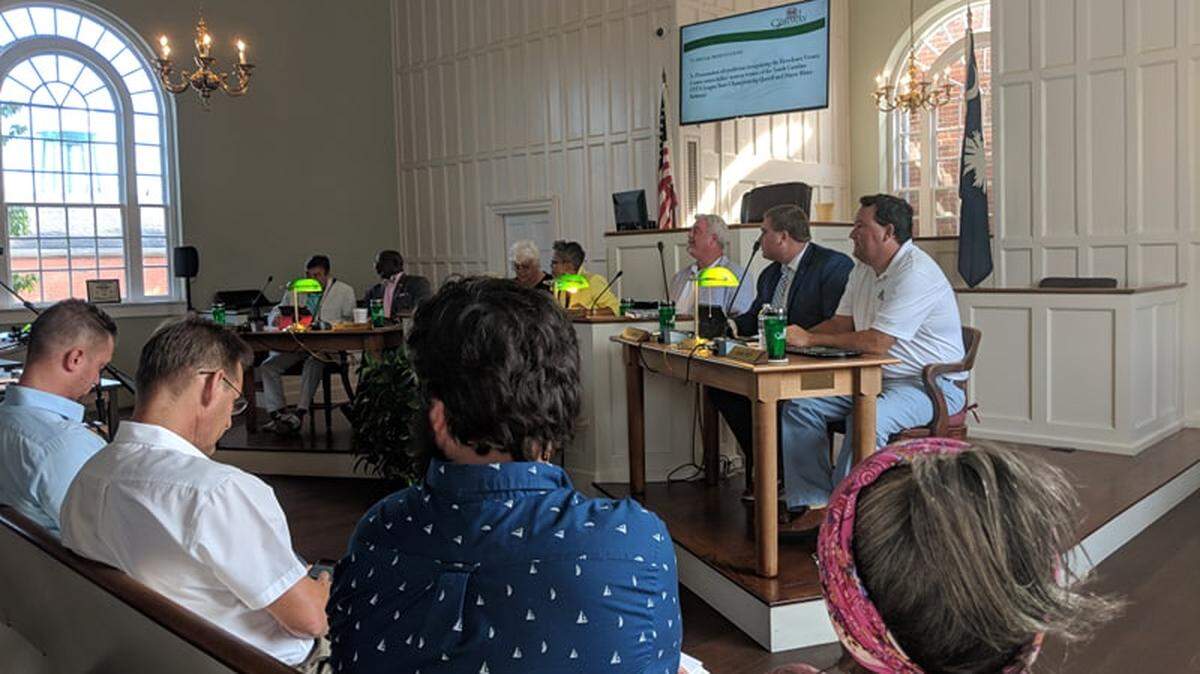 Conway class-1 police officers will now be able to take their cop cars home. The Conway City Council voted unanimously at its Tuesday meeting to approve the change.