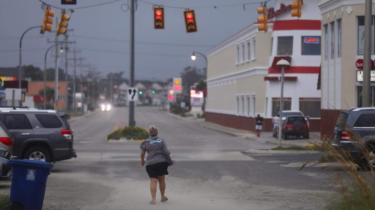 Myrtle Beach area under tornado warning. What residents can expect from Hurricane Helene