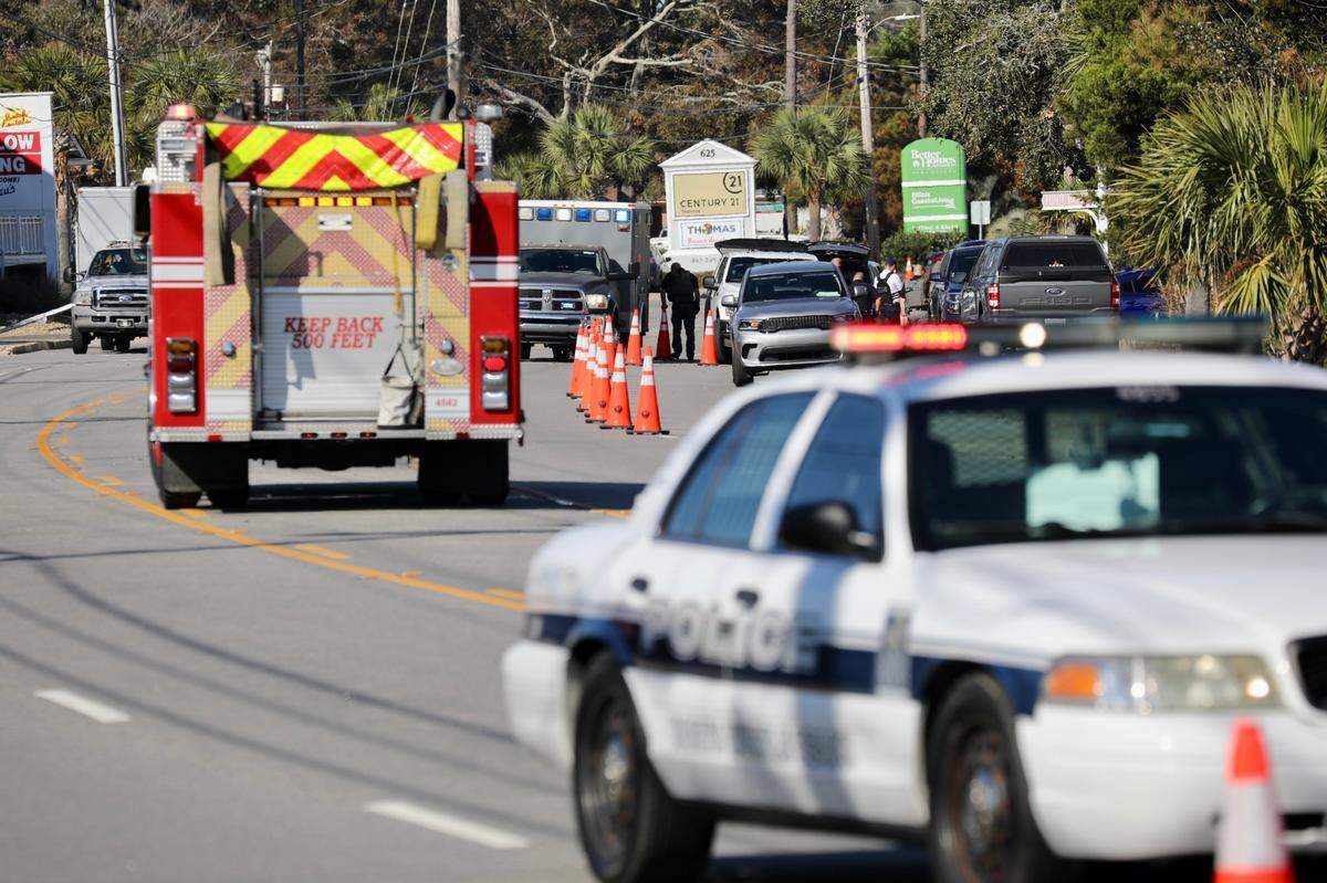 North Myrtle Beach police are on US. 9 Sea Mountain Highway for an apparent stand-off. Police are rerouting drivers.