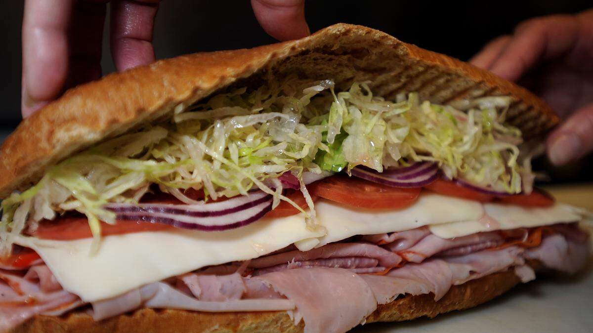 Kaminsky’s Deli, a New York-style deli in Myrtle Beach, SC, area has closed its doors. It has been serving sandwiches since 2008.