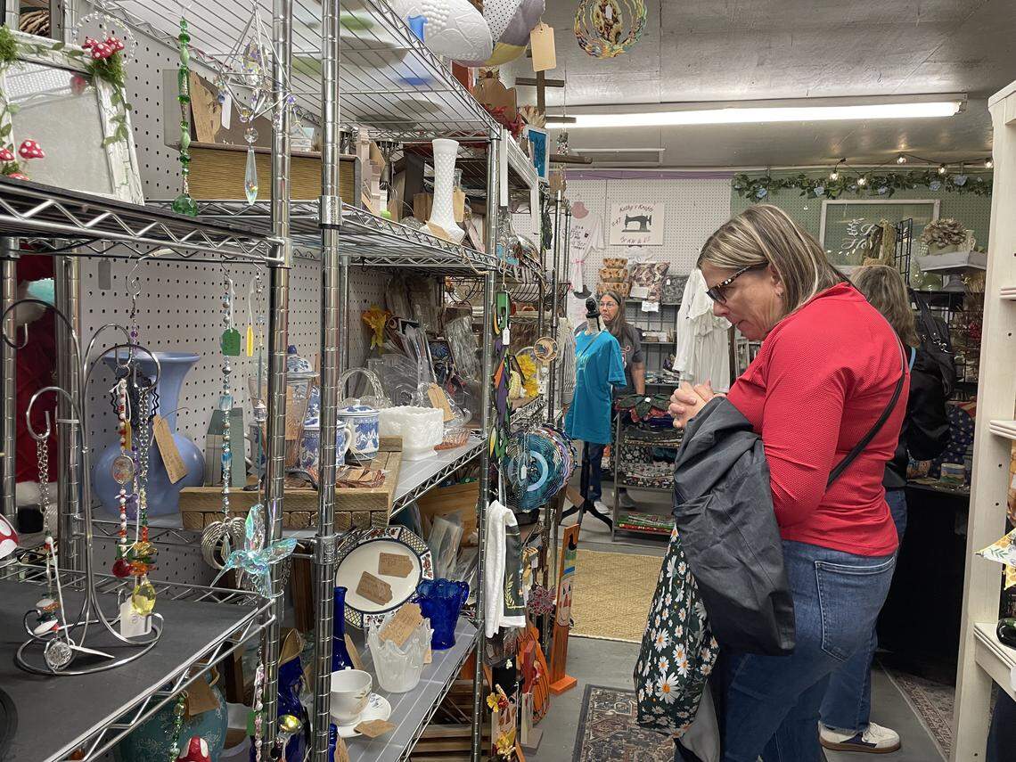 Candy McCallister, who operates as Candy Thrifts on social media platforms, conducts thrift crawls in the Myrtle Beach area. Twenty-four participants traveled to three resale shops on Saturday, Oct. 11, 2025, including Paula B’s in Conway, SC. McCallister’s crawls often sell out once posted.