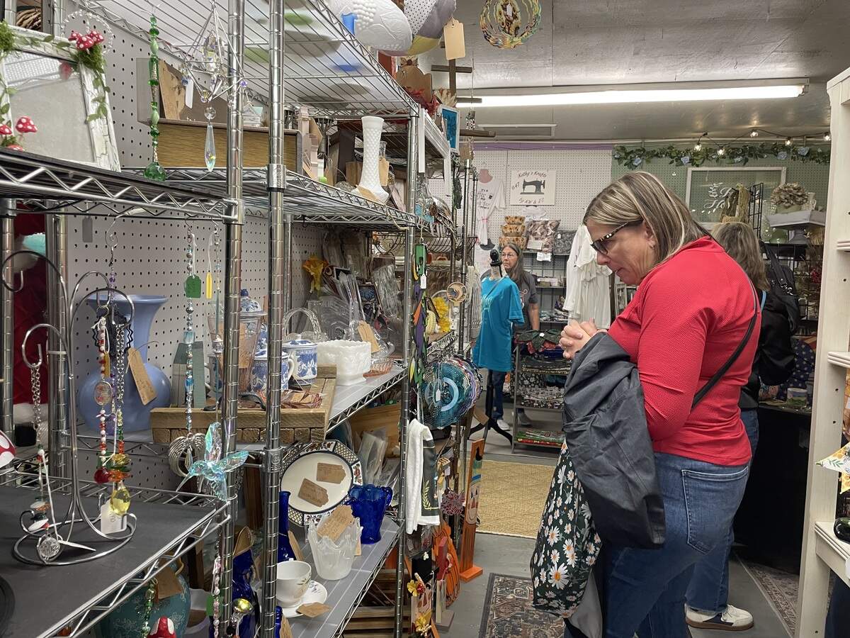 Candy McCallister, who operates as Candy Thrifts on social media platforms, conducts thrift crawls in the Myrtle Beach area. Twenty-four participants traveled to three resale shops on Saturday, Oct. 11, 2025, including Paula B’s in Conway, SC. McCallister’s crawls often sell out once posted.