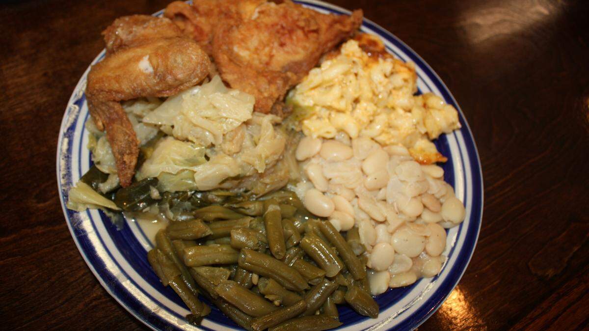 Big Mike’s Soul Food in Myrtle Beach is one of the top rated places to get good food at a low price.