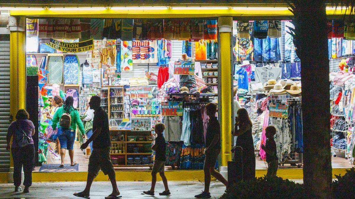 Downtown Myrtle Beach employees say armed teenagers disrupt tourist district