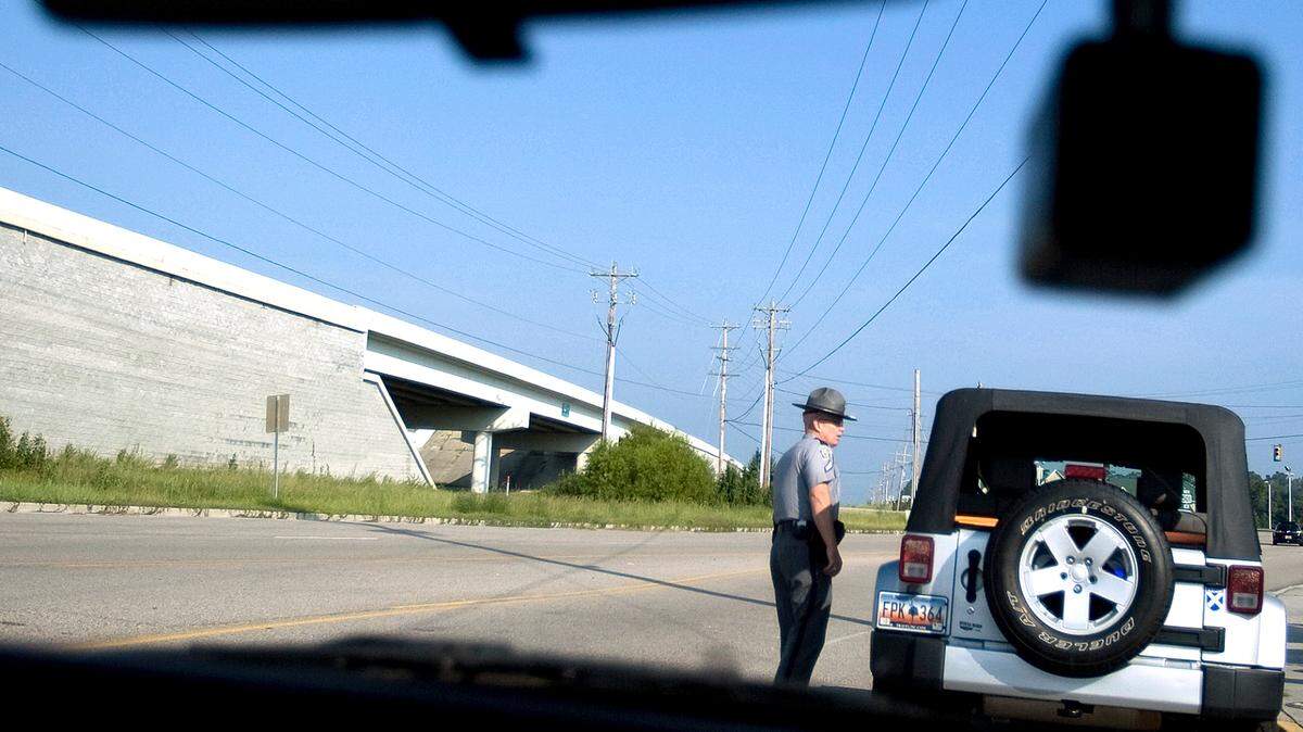South Carolina has laws about driving under the influence of alcohol and drugs. But can you be arrested while parked in your vehicle? Photo by Janet Blackmon Morgan / jblackmon@thesunnews.com